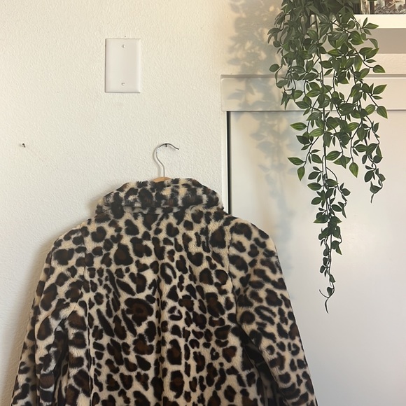 Leopard Pattern Jacket - Picture 3 of 4